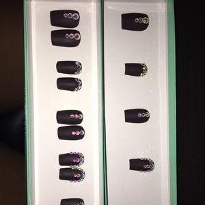 15 pc. Custom press on nails